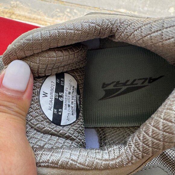 Altra Lone Peak Hiker Hiking Boots - Women's (Size 6.5, Khaki) - Lightly Used - Picture 5 of 12